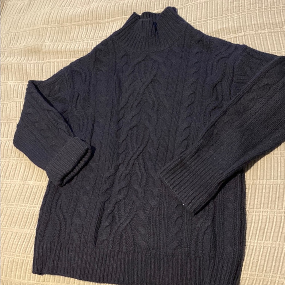 Vince wool/cashmere sweater. Navy. Size M. Worn only twice - like new!